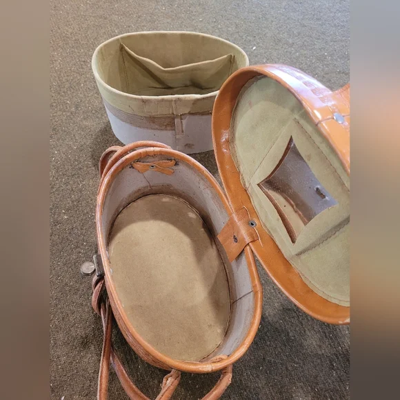 Vintage Mexico Hand Tooled Leather Purse - Picture 12 of 12